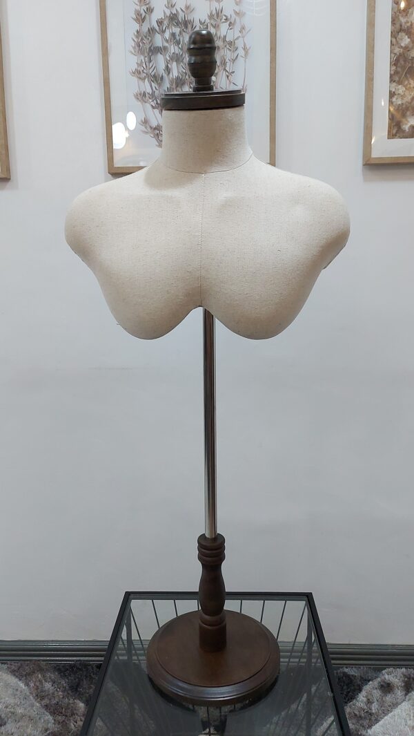 Male Head mannequin, for fashion accessories-jewelers display