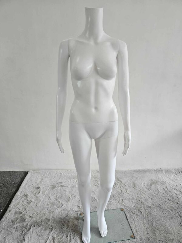 Female full-body mannequin window display High quality